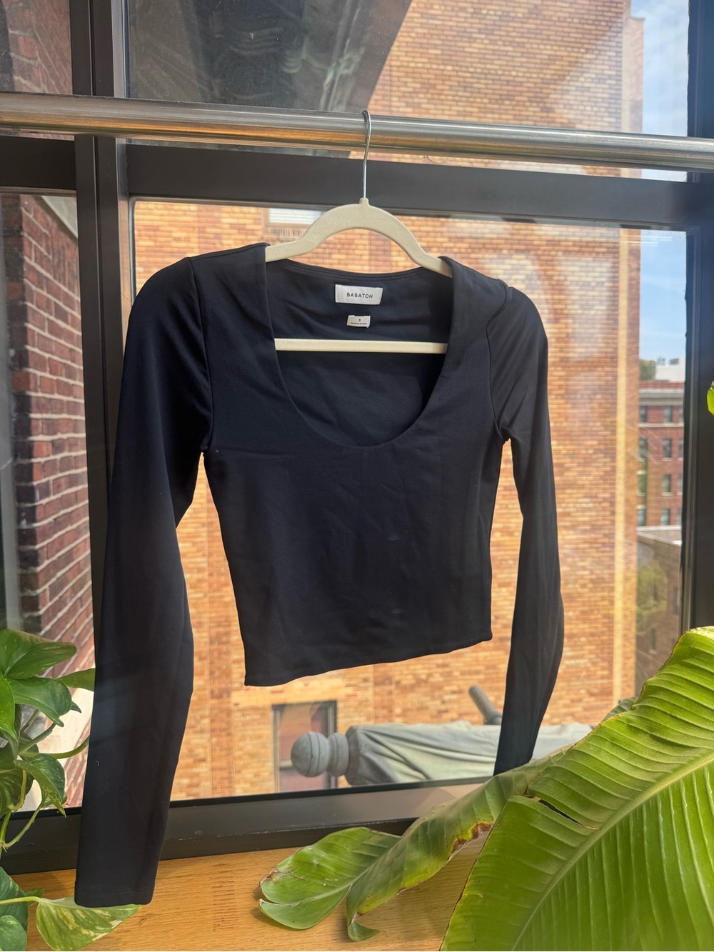 Babaton Black Long-Sleeve Scoop-Neck Crop Top